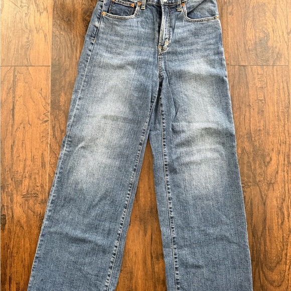 GAP Denim - GAP Denim Wide-Leg Jeans in Medium Blue - Size 6